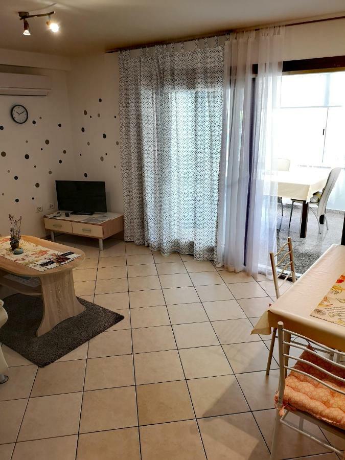 Apartman Olga 우마그 외부 사진